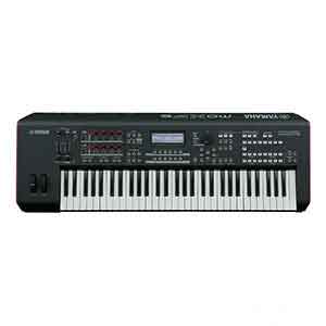 Yamaha MOXF6 Synthesizer in Black