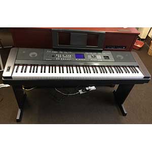 Yamaha DGX650 Digital Piano in Black  title=