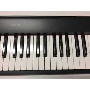 Thumbnail 4 of Yamaha NP11 Piano-Style Keyboard